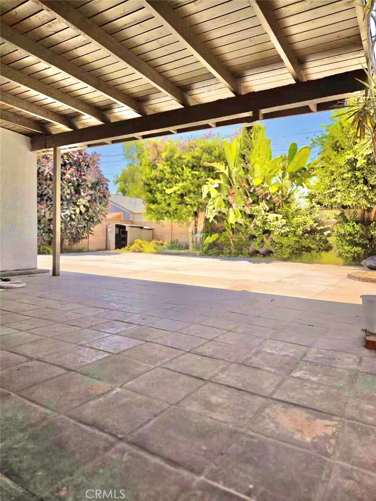 541 N Broadmoor Avenue