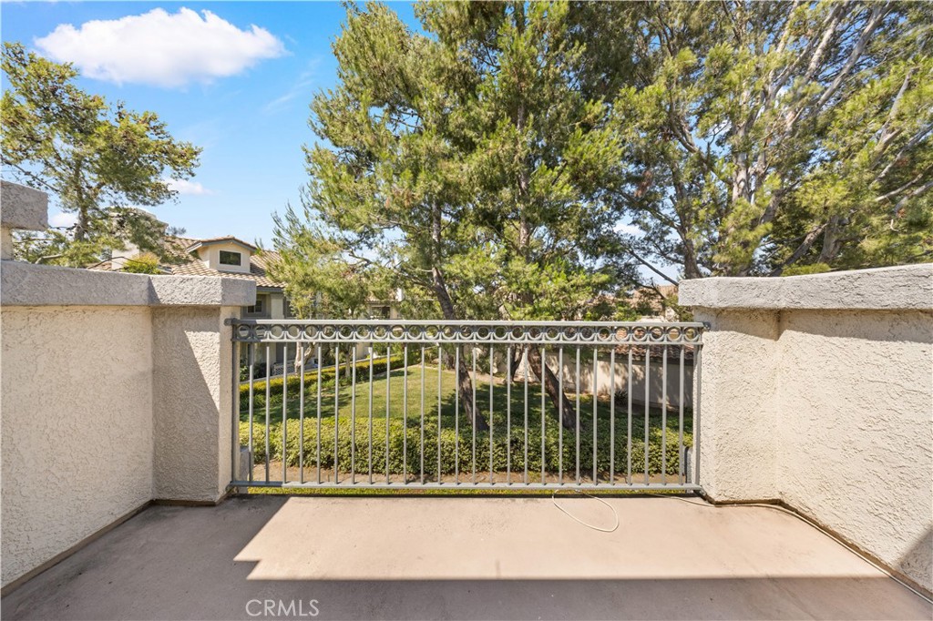 8035 E Treeview Court