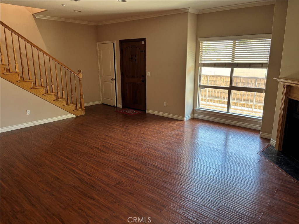 76 N Roosevelt Avenue 6