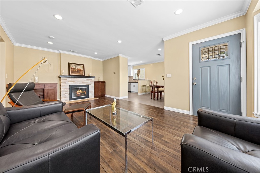 545 Morris Place