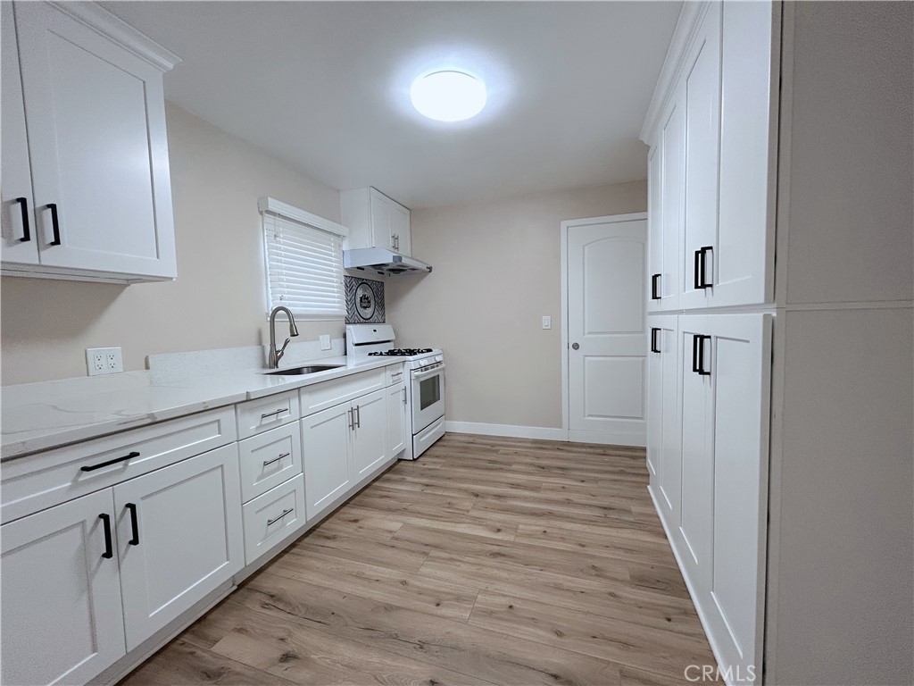 1125 E E st 2