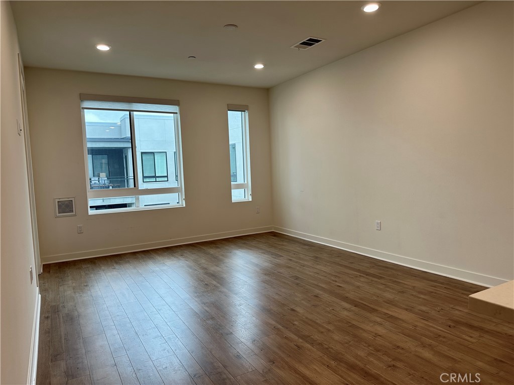 2524 Nolita