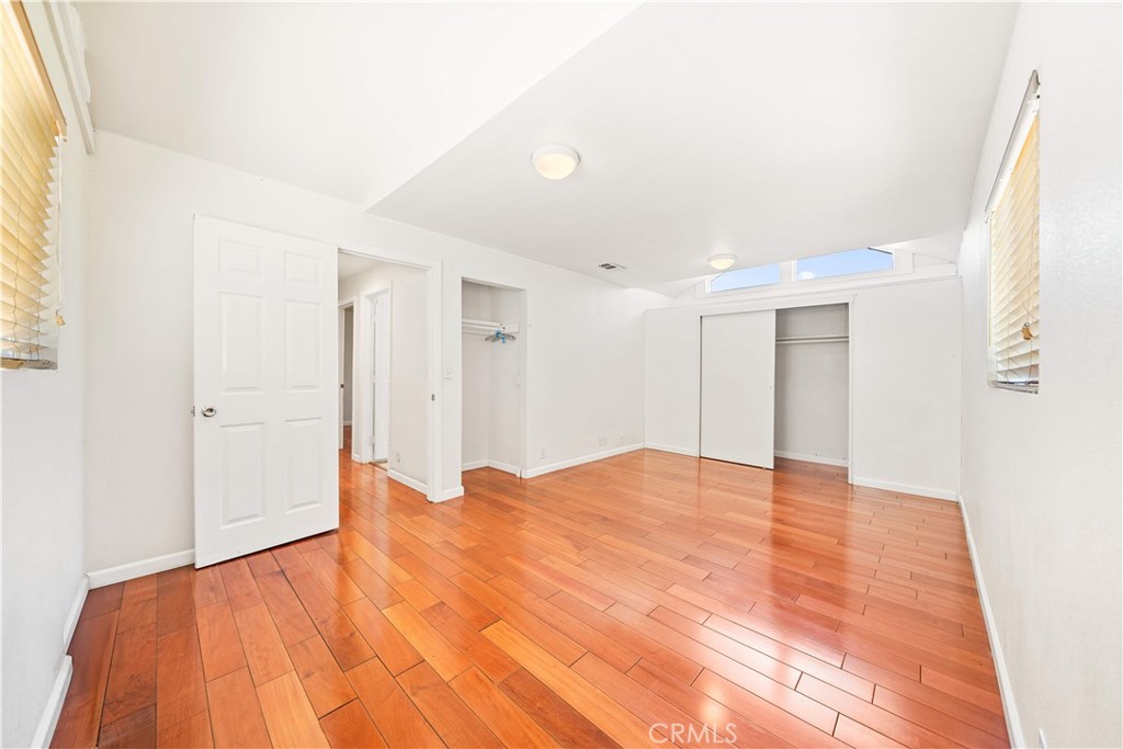 15921 Meadowside Street