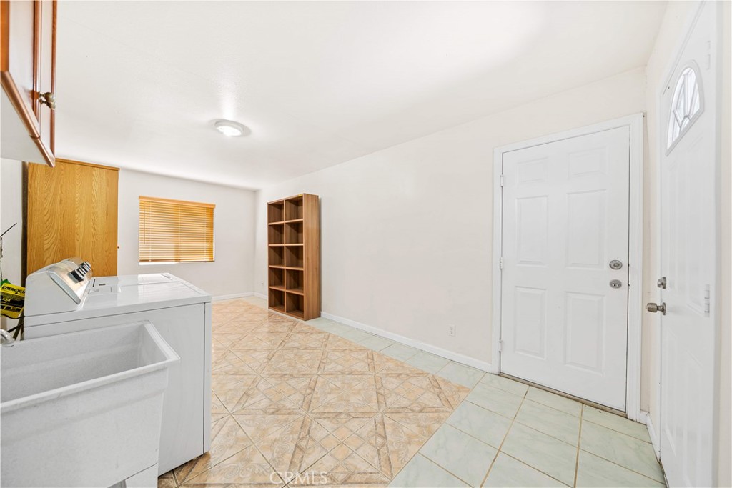 15921 Meadowside Street