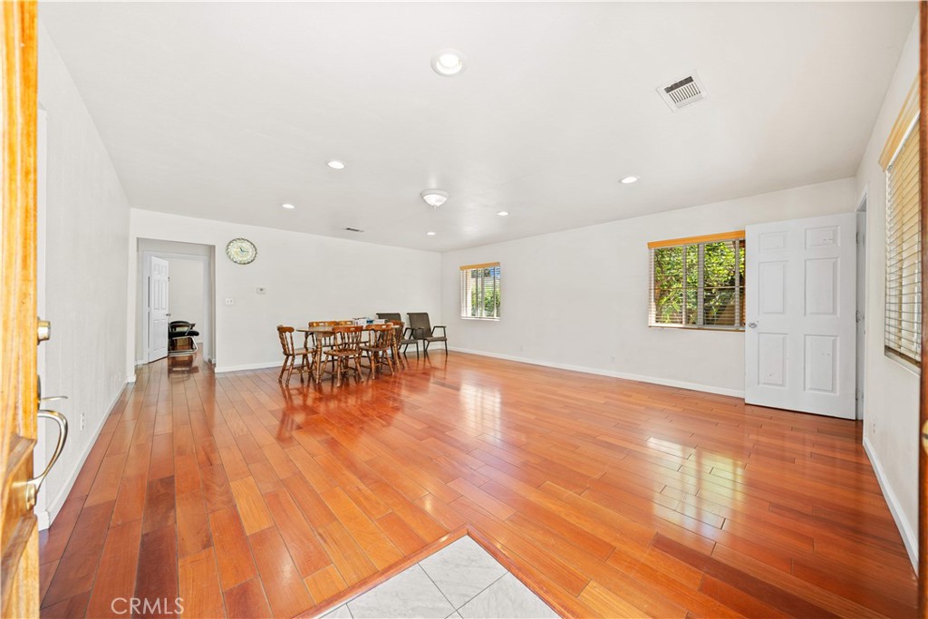 15921 Meadowside Street