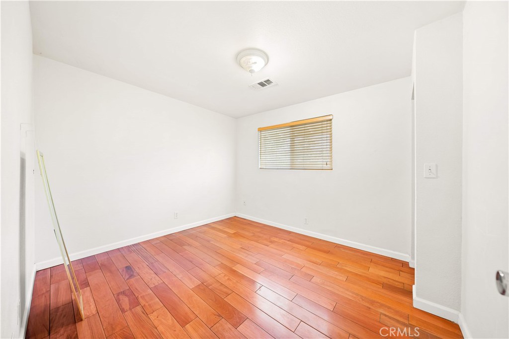 15921 Meadowside Street