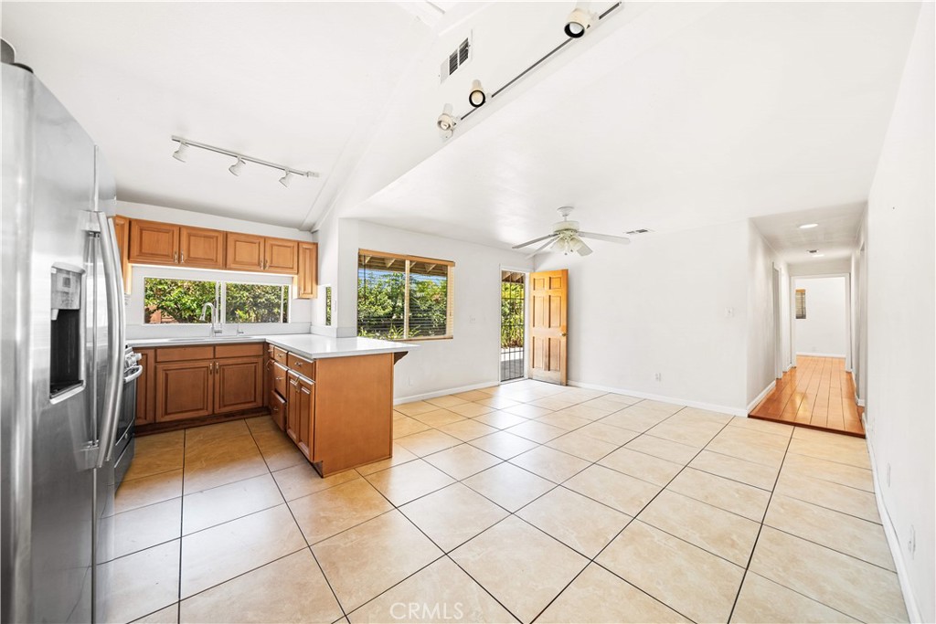 15921 Meadowside Street