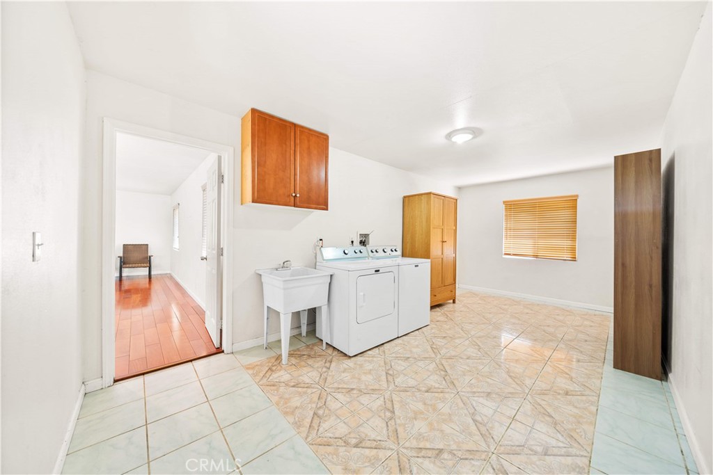 15921 Meadowside Street