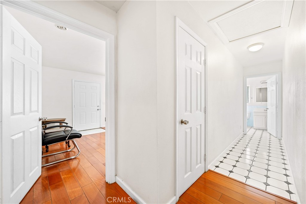 15921 Meadowside Street