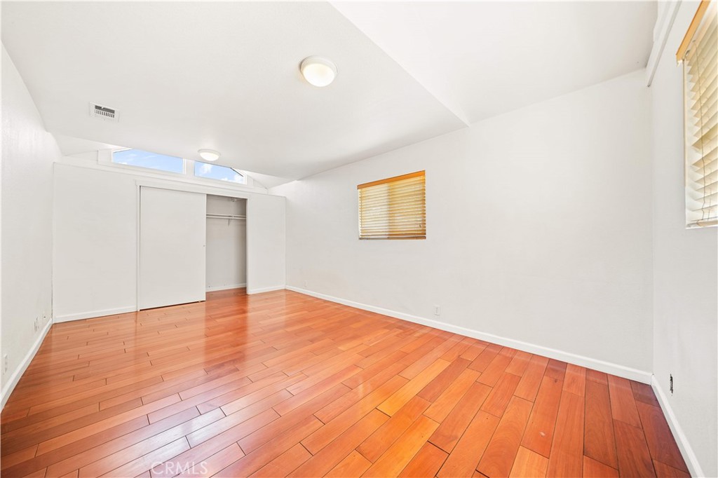 15921 Meadowside Street