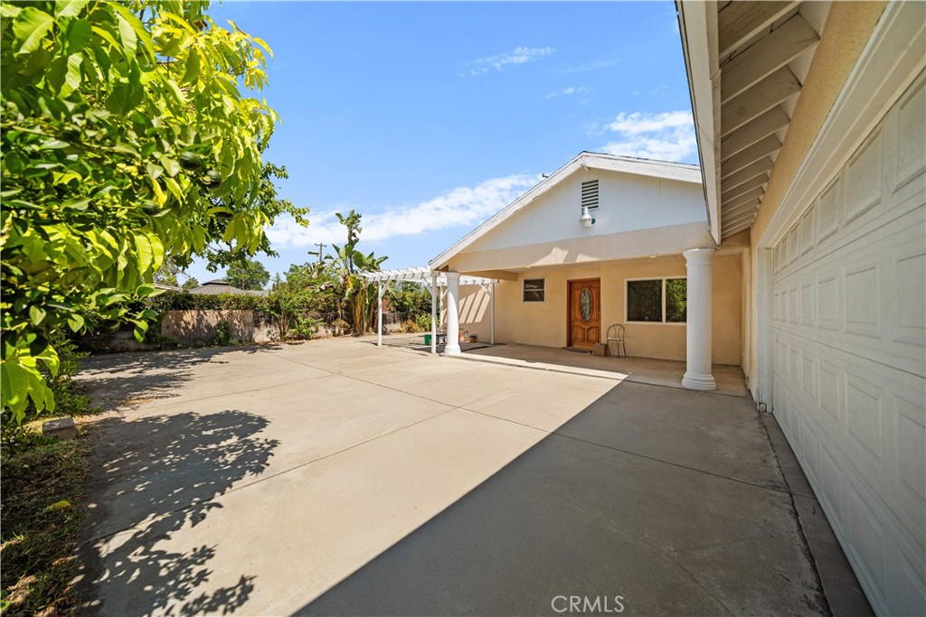 15921 Meadowside Street