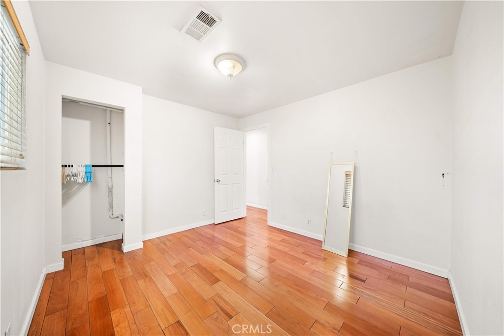 15921 Meadowside Street