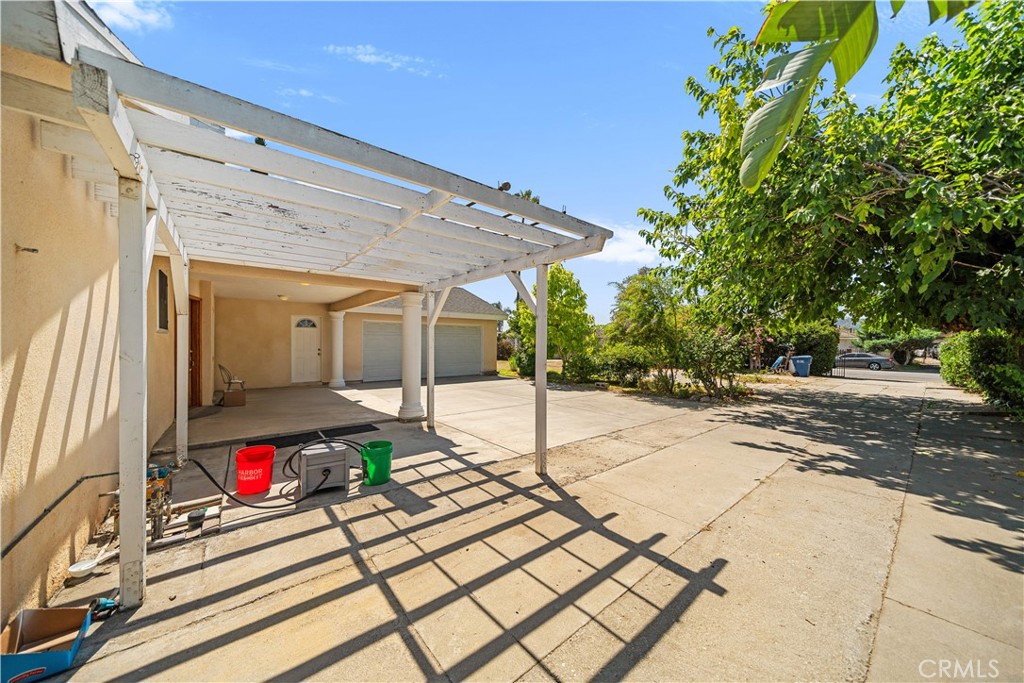 15921 Meadowside Street