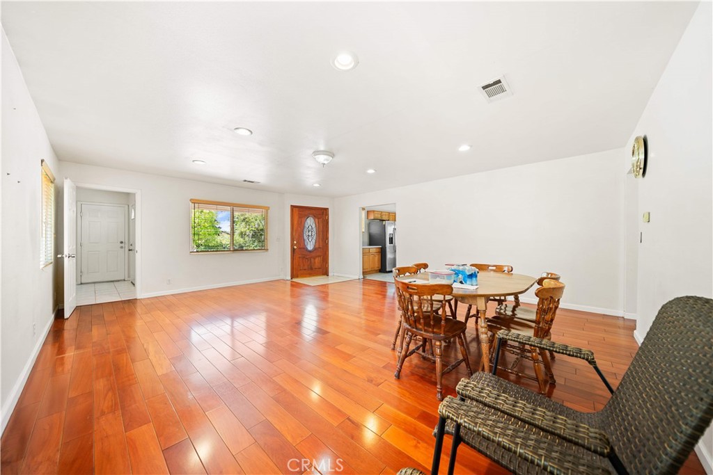 15921 Meadowside Street