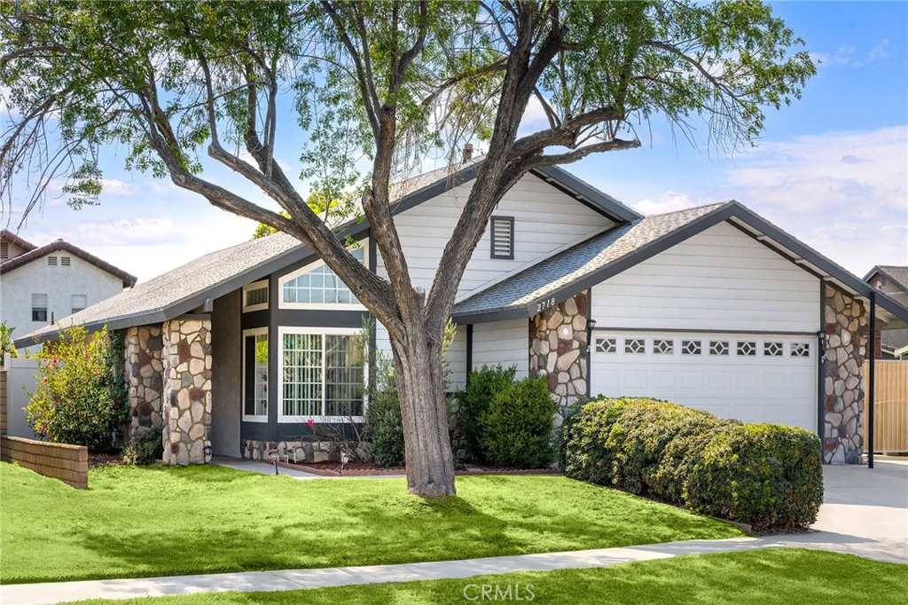 2718 S Sandpiper Avenue