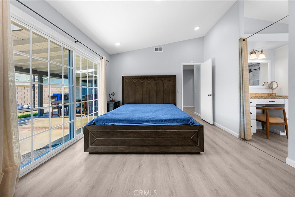 2718 S Sandpiper Avenue