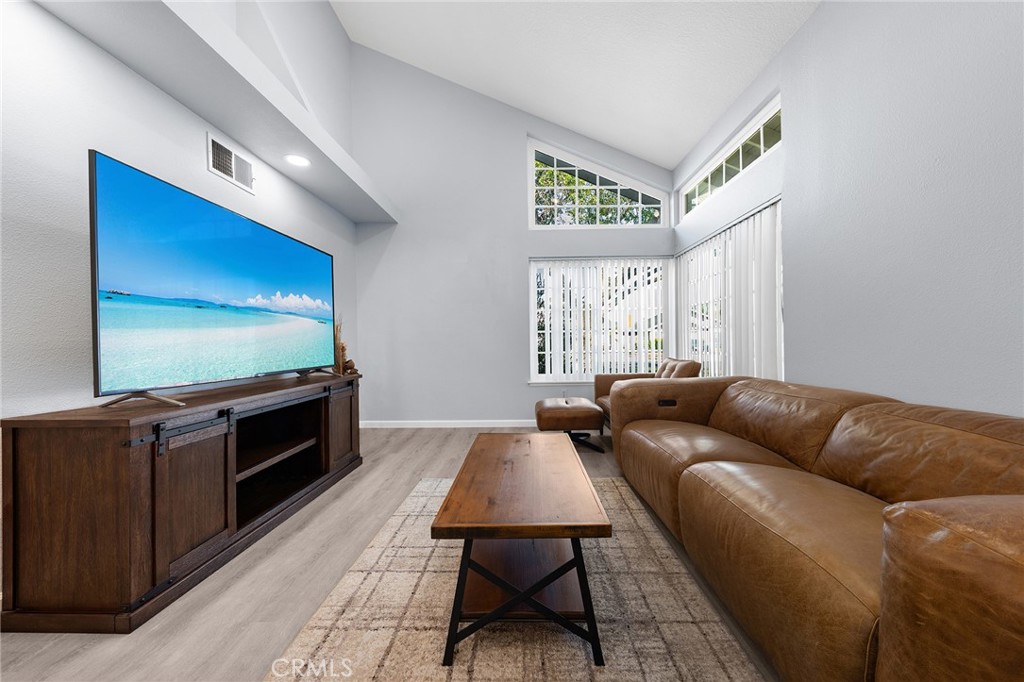 2718 S Sandpiper Avenue