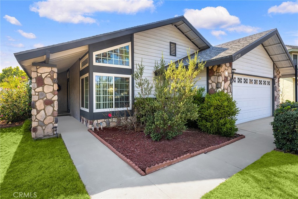 2718 S Sandpiper Avenue