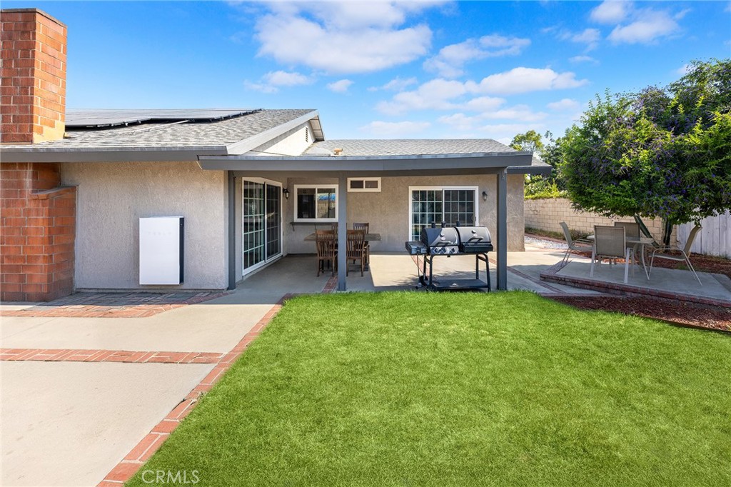 2718 S Sandpiper Avenue