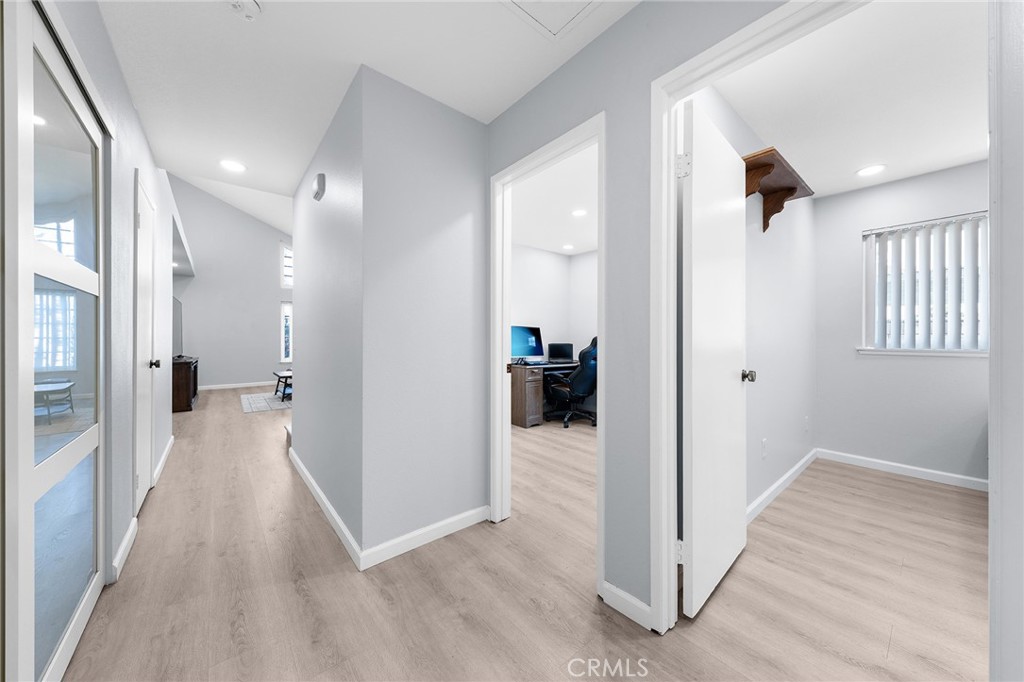 2718 S Sandpiper Avenue