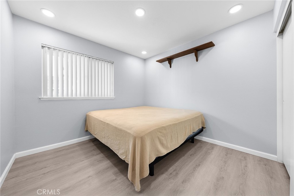 2718 S Sandpiper Avenue