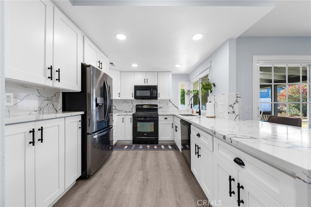 2718 S Sandpiper Avenue