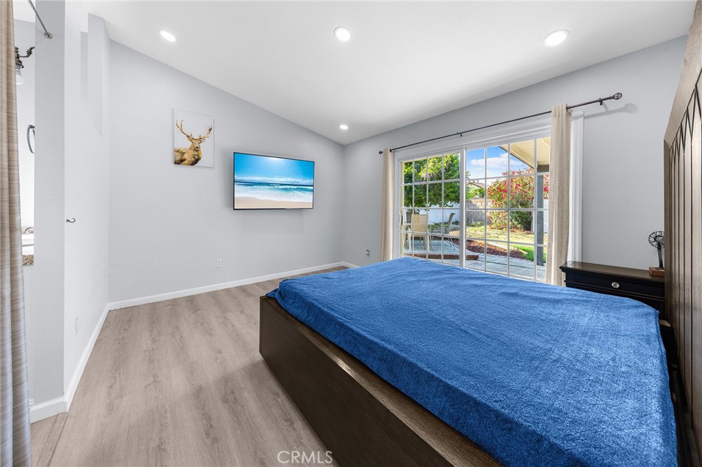 2718 S Sandpiper Avenue