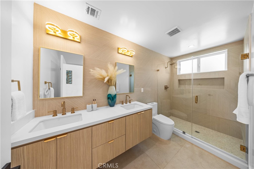 6050 E Burwood Avenue