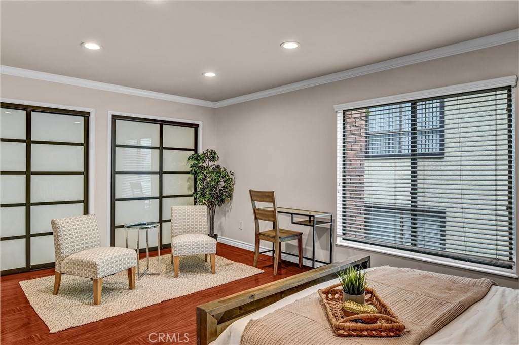 407 W Duarte Road 8