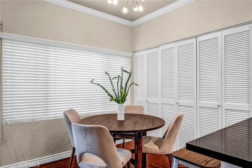 407 W Duarte Road 8