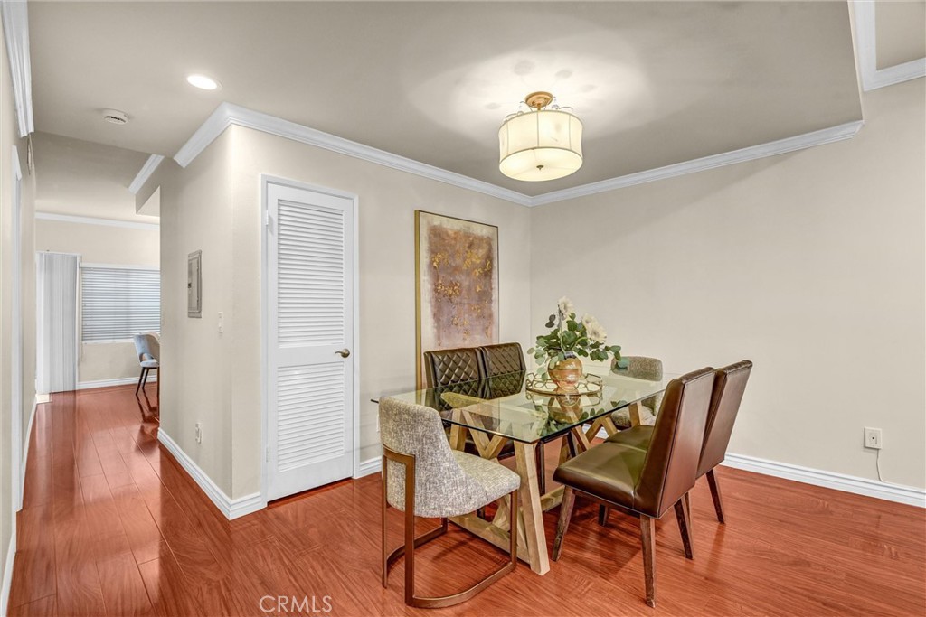 407 W Duarte Road 8