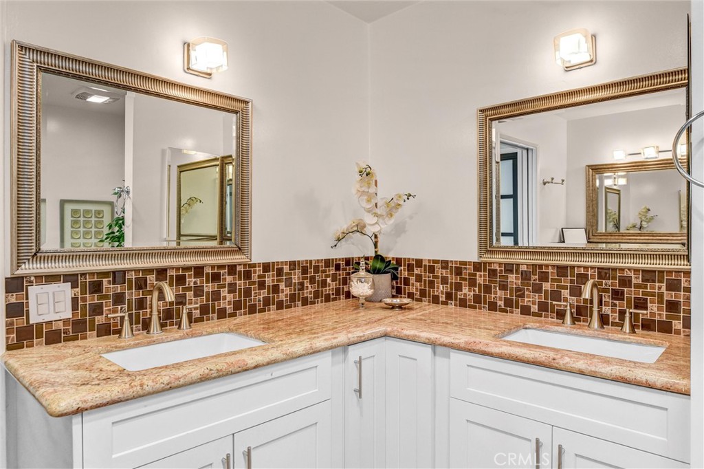 407 W Duarte Road 8
