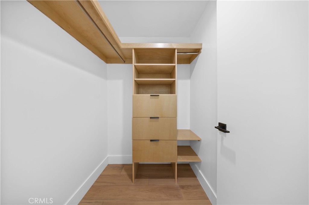 6849 N Figueroa Street