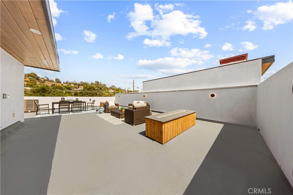6849 N Figueroa Street
