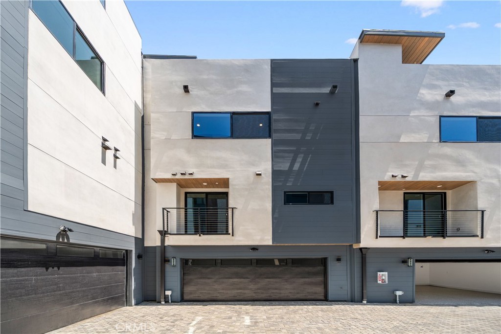 6849 N Figueroa Street