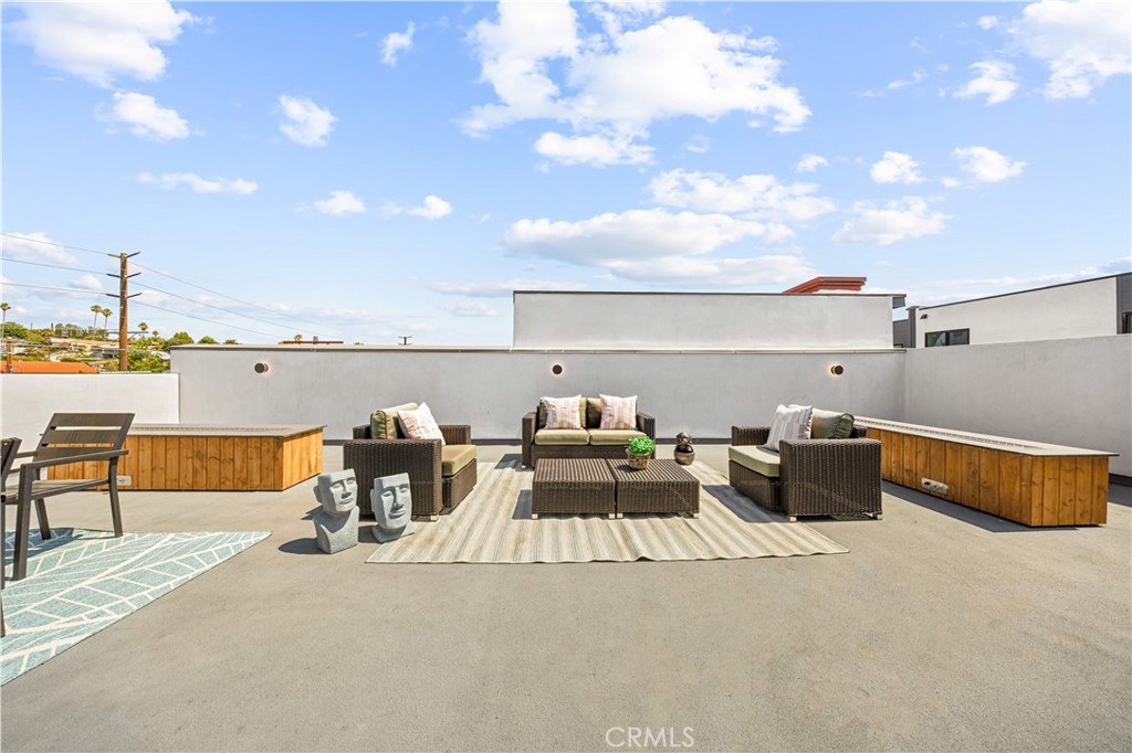 6849 N Figueroa Street