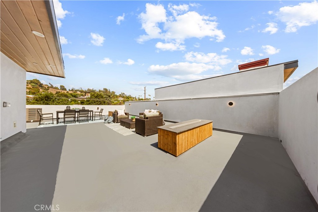 6849 N Figueroa Street