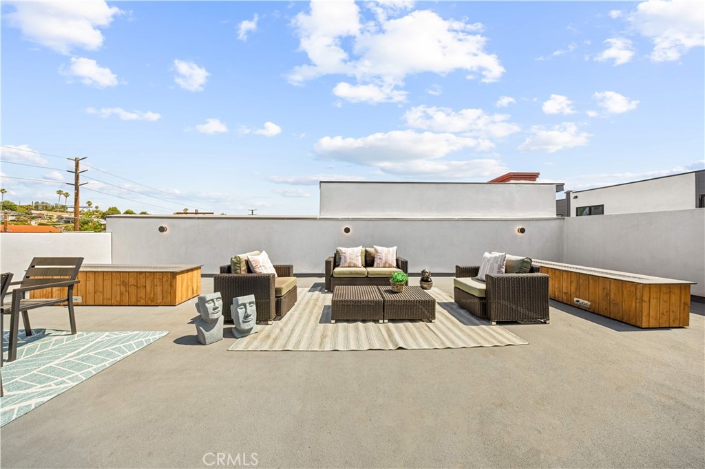 6849 N Figueroa Street