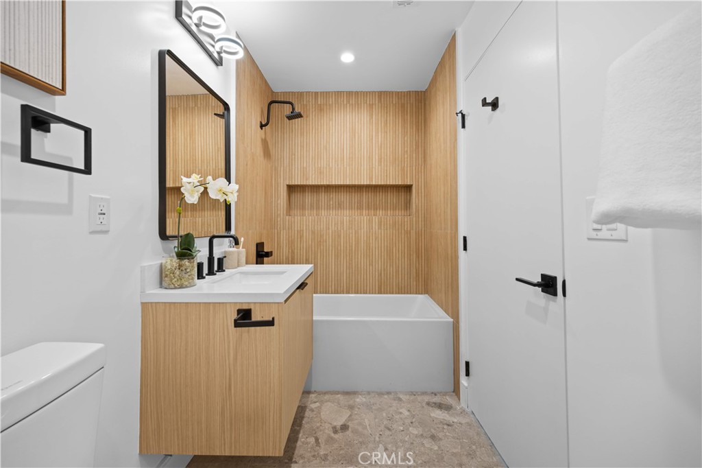 6849 N Figueroa Street