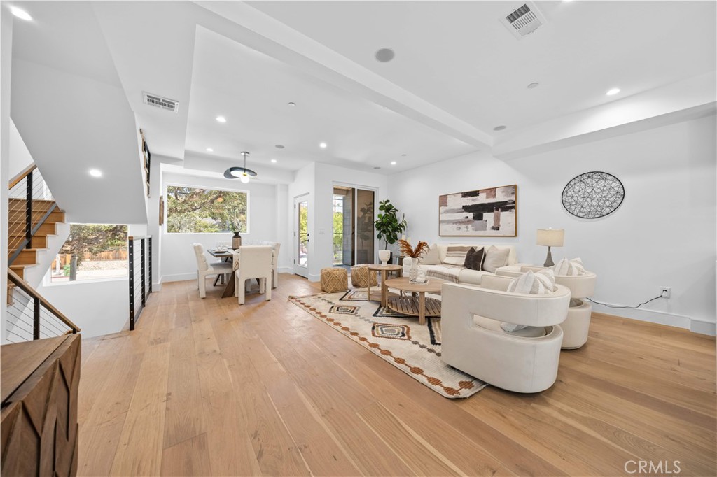 6849 N Figueroa Street