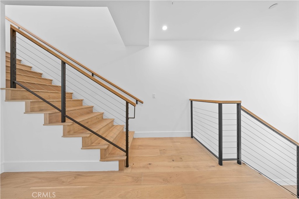 6849 N Figueroa Street