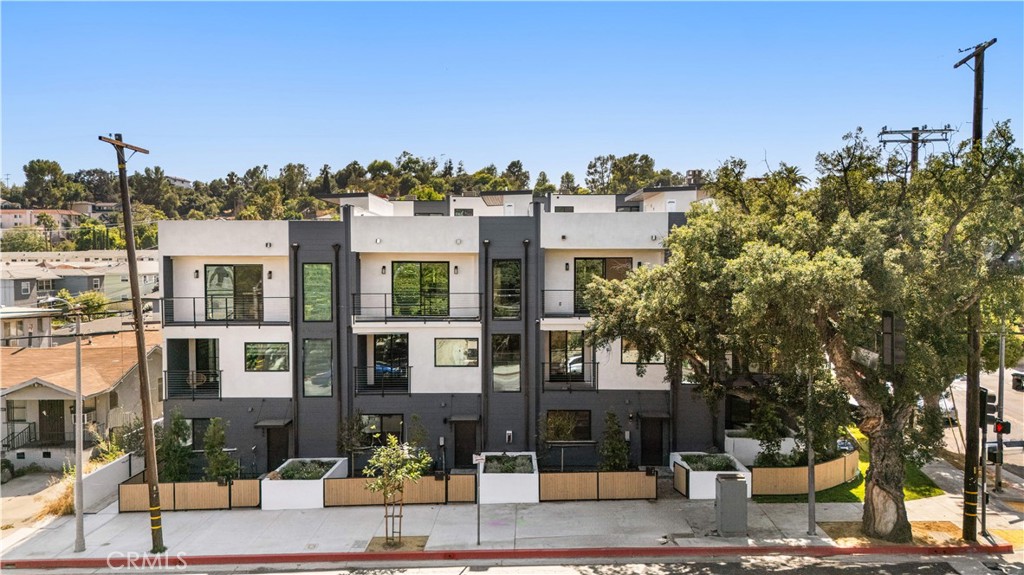 6849 N Figueroa Street
