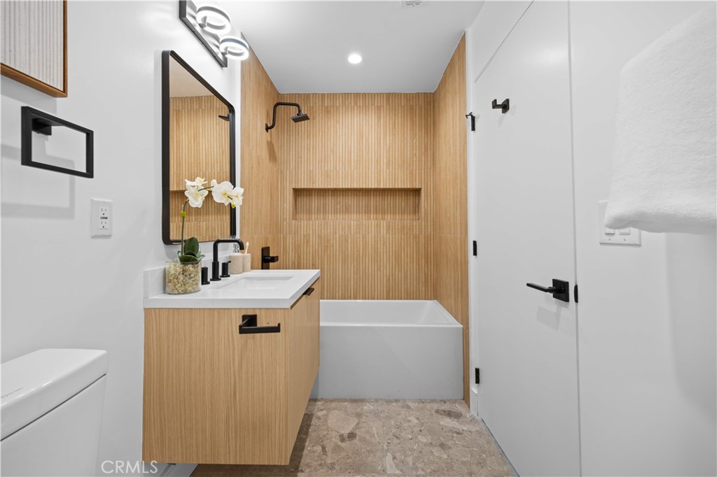 6849 N Figueroa Street