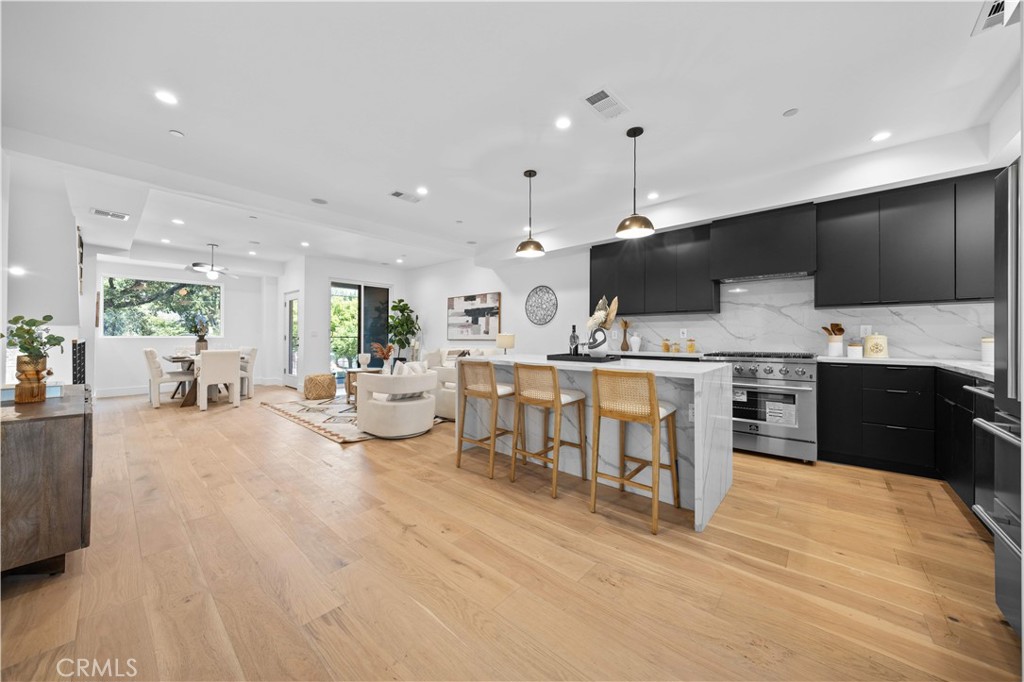 6849 N Figueroa Street