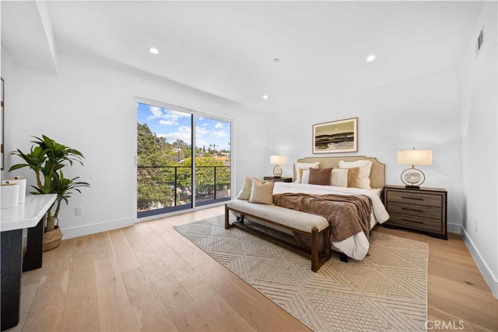 6849 N Figueroa Street