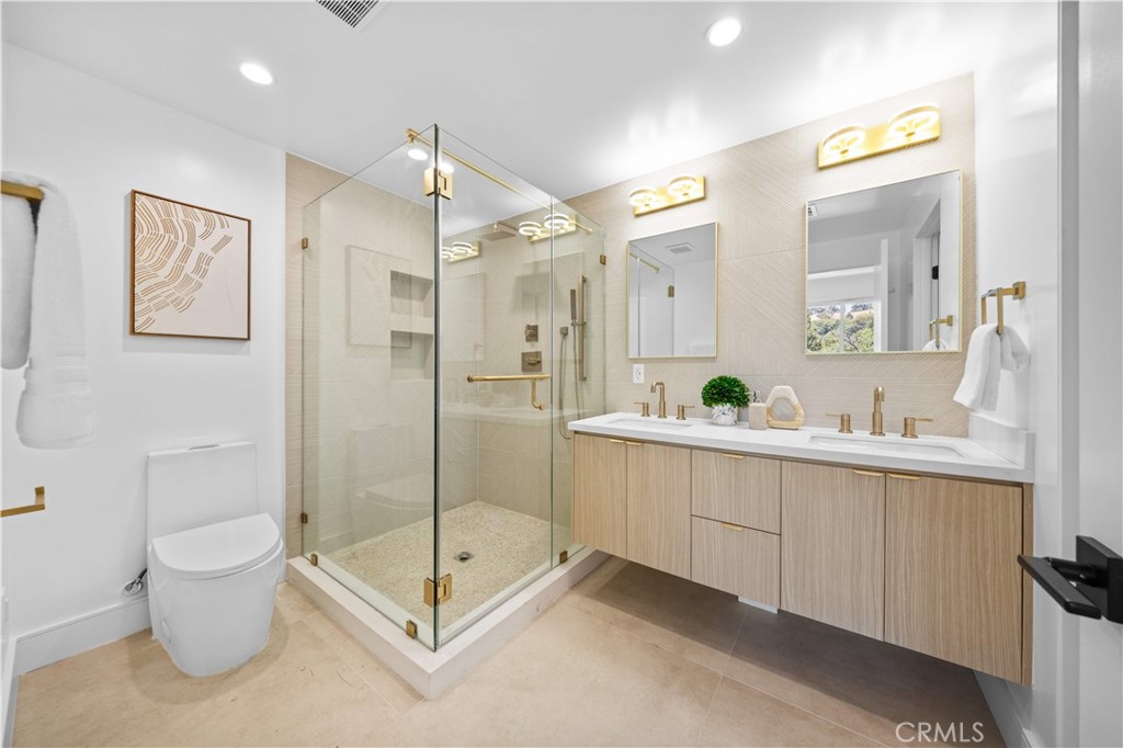 6849 N Figueroa Street