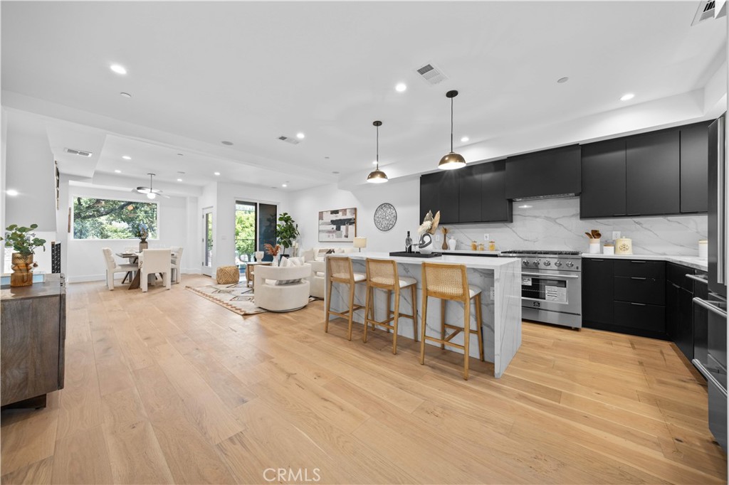 6849 N Figueroa Street