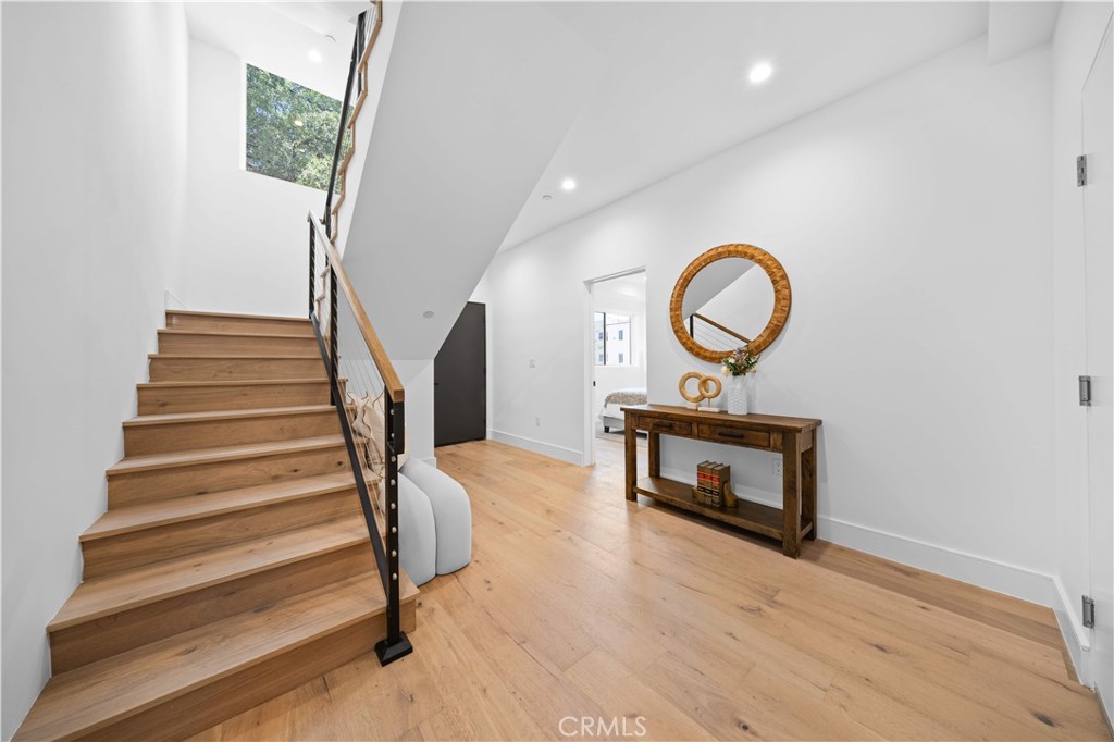 6849 N Figueroa Street