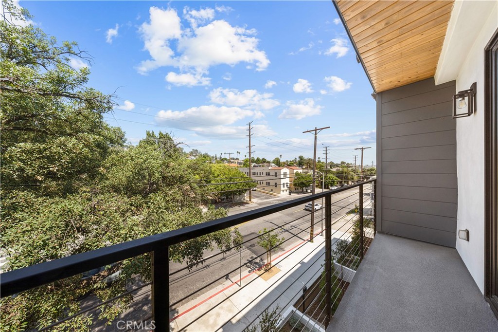 6849 N Figueroa Street
