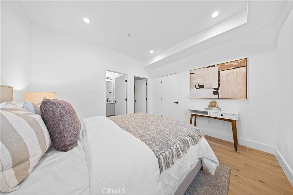 6849 N Figueroa Street